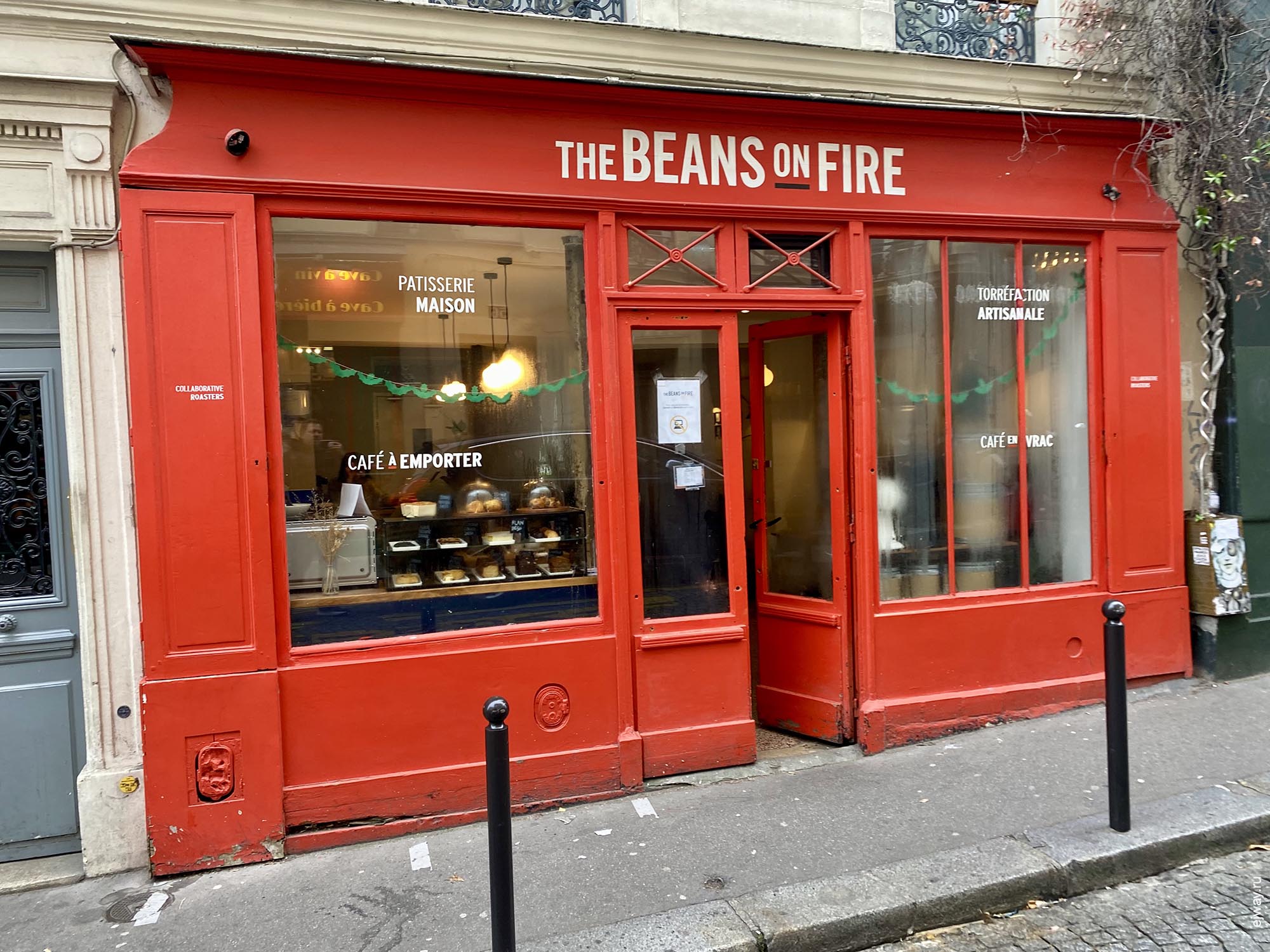 Франция, Париж, Manel Matta. Colombie. The beans on fire, кафе