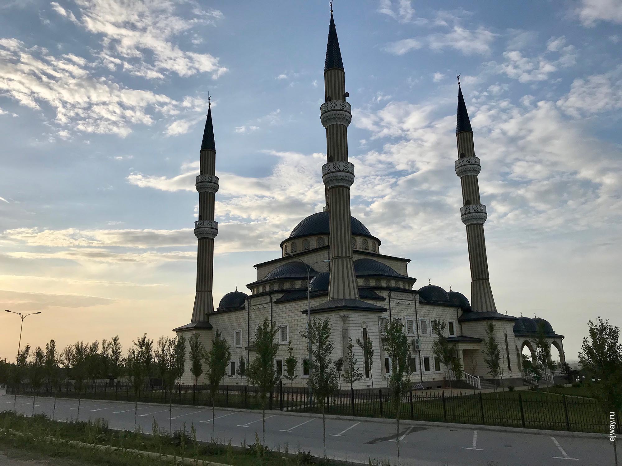 Россия, Кошкельды, Мечеть Юсуп-Хаджи Байбатырова, ejway.ru, мечеть, архитектура