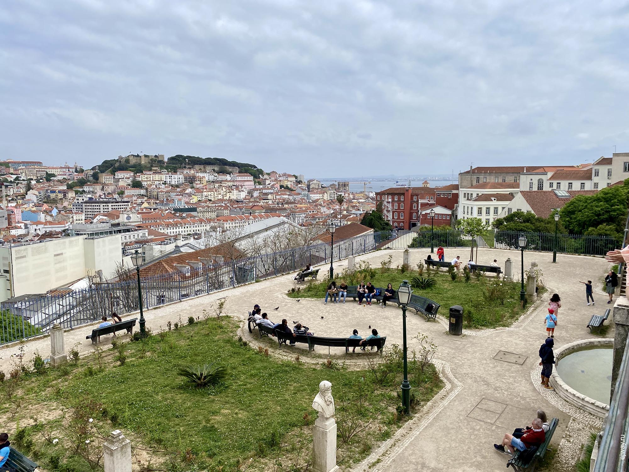 Португалия, Лиссабон, Сан Педру де Алкантара, обзорная площадка