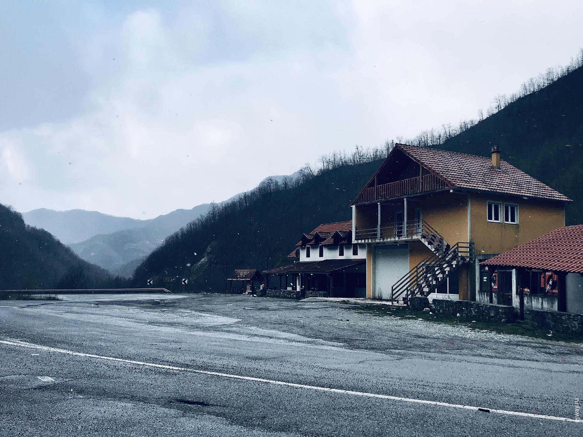 Черногория, Миоска, Смена климата, ejway.ru, дорога, пасмурно